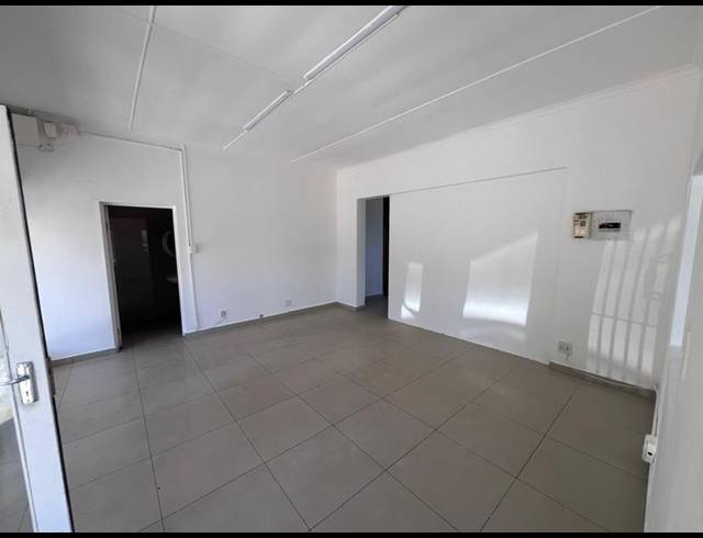 BUSINESS PROPERTY TO RENT IN LAWRENCE ROCKS